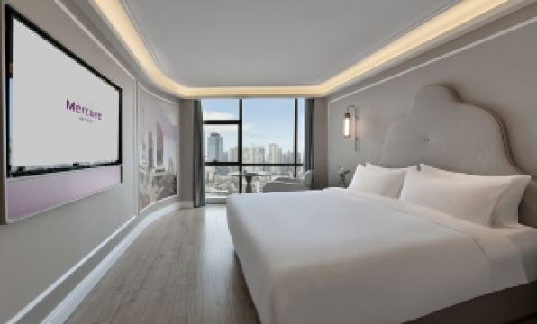 Mercure Hotel (Zhongshan Road Pedestrian Street Seaview)