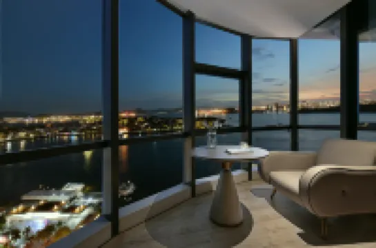 Mercure Hotel (Zhongshan Road Pedestrian Street Seaview)