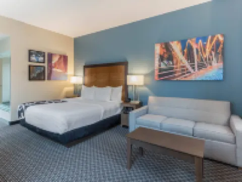 La Quinta by Wyndham Chicago Downtown Hotels near Willis Tower