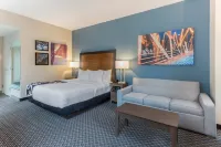 La Quinta by Wyndham Chicago Downtown Hotels near Willis Tower
