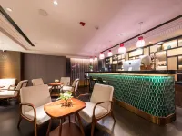 Metropolo Jinjiang Hotel (Harbin Haxi High-speed Railway Station Wanda Plaza) Hotel dekat Stasiun Kereta Harbin Barat
