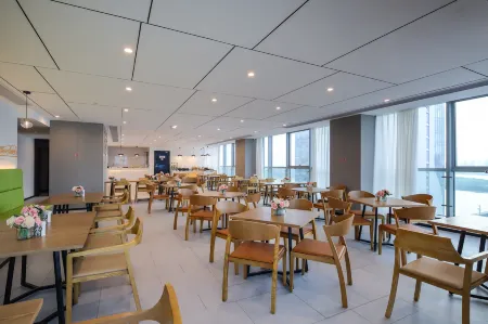 Grace Select Hotel(Nanchang Honggutan Store) Отели рядом с достопримечательностью «Jiangxi Science and Technology Normal University (Fenglin Campus)»