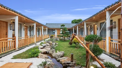 Beihai Silver Beach Shili Taoyuan Guesthouse in Beihai