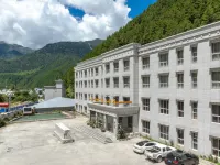 Xueshan Shengyu Hotel Hotels in Yadong