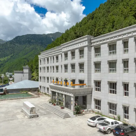 Xueshan Shengyu Hotel