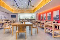 QIANNA HOTEL (Taihe Huayuan Market, East High-speed Railway Station) - Desayuno