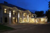 Gregory Hotel Hotel dekat Usadba Deda Moroza