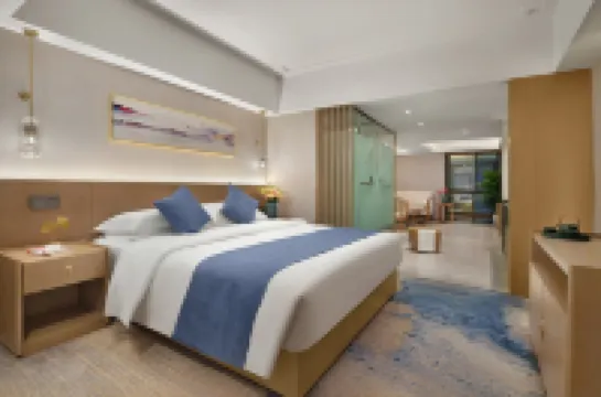 Huanhua Jincheng Hotel Hotels near Chengdu Du Fu Thatched Cottage Museum