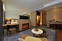 Noble Light Luxury Hotel - parking