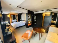 โรงแรมหลงเยว่ ฟางเจิ้ง - ที่มีที่จอดรถ
