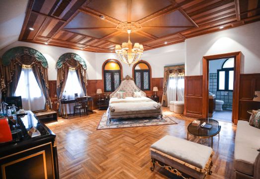 2. 상하이 헝산 몰..