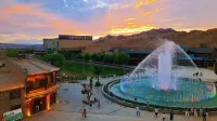 Danxiakou Stone City Hotel فنادق في لين دزه