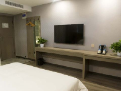 怡莱酒店(商丘睢阳大道工学院店) - 高级大床房