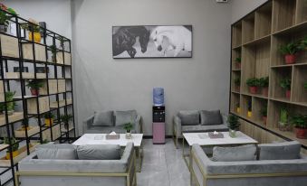 Junyi Serviced Apartment (Jieyang Airport Construction Avenue Store)