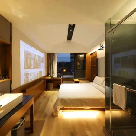 Breathe Tree Hotel (Shanghai Wujiaochang Jiangwan Stadium Subway Station) Отели рядом с достопримечательностью «Стадион «Цзянвань»»