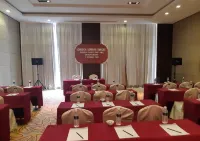Crown Garden Hotel