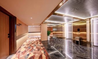 Orange Hotel Shenzhen Longhua subway station