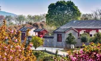 BaiCaoYuan Phoenix Bay Resort Hotel