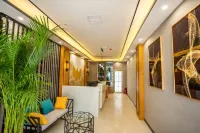 Luke Hotel (Zhoukou East Bus Station)