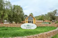 Sissi House Village Hotels near Baihewan Park
