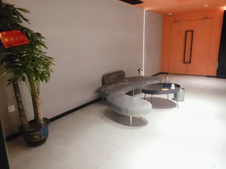 Jianzi Hotel (Xiangtan Infrastructure Camp) Отели рядом с достопримечательностью «Hunan University of Science and Technology Gymnasium»