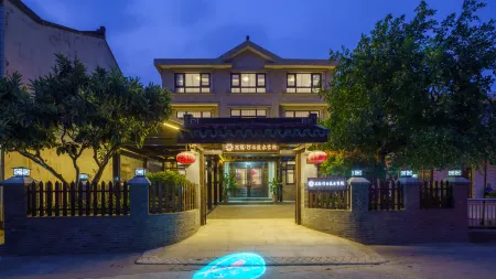 Floral Hotel· Wuxi Xingyun Liushui Hotel (Lingshan Giant Buddha Nianhuawan Branch) Отели рядом с достопримечательностью «Junzhang Mountain»