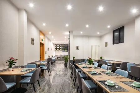 Tung Pak King Hyatt Delicate Hotel