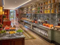 Silk Path Grand Hue Hotel Отели рядом с достопримечательностью «Сигнальная Башня»