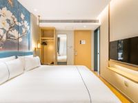 白玉兰酒店(上海国际旅游度假区浦东机场店) - 轻雅精选套房