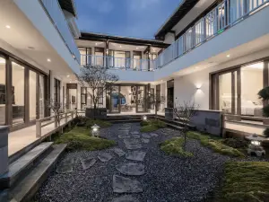 Tengchong Yashang · Evening Cloud Return Spring Hotel[The first choice for overseas tourists]