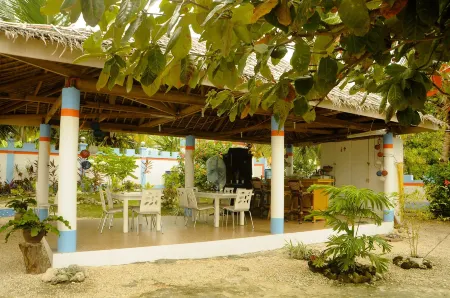 RRJ’S BEACH RESORT Отели рядом с достопримечательностью «Our Lady of the Immaculate Conception Church»