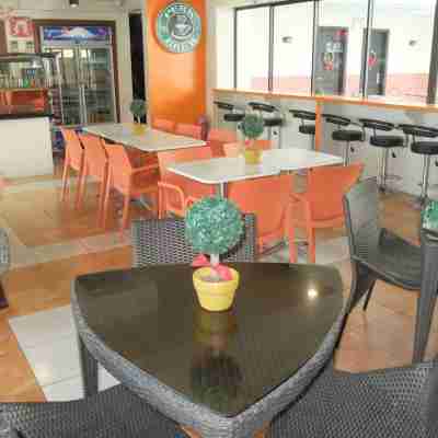 DM Residente Resort Dining/Meeting Rooms