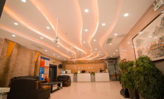 Home Inn Baiyun Hotel (Korla Jiaotong West Road Food Court)