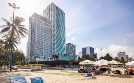 Citadines Bayfront Nha Trang Отели рядом с достопримечательностью «Lucky Foot Spa Nha Trang»