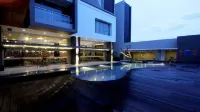 Aston Imperial Bekasi Hotel & Conference Center - Rooftop Pools