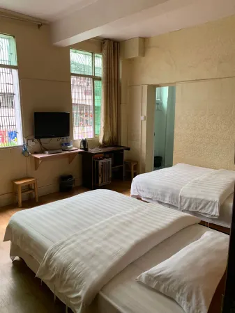 Jinping Zhonghou Hotel Отели рядом с достопримечательностью «Chixiping Fengyu Bridge»