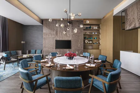 Courtyard by Marriott Chengdu South Отели рядом с достопримечательностью «Beijing University of Aeronautics and Astronautics»