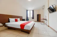 RedDoorz Plus @ Karebosi Area 2 Makassar