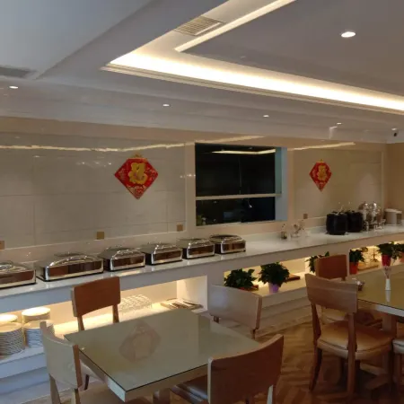 Vienna International Hotel (Urumqi International Airport) Отели рядом с Аэропорт Урумчи