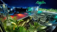 J7 Plaza Hotel