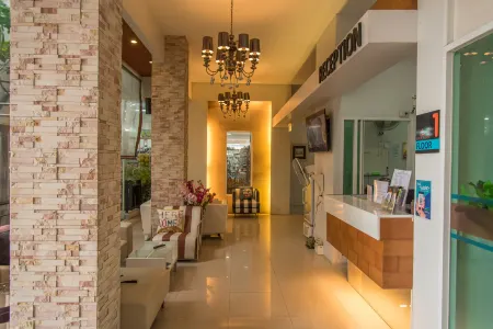 Phuket Jula Place Отели рядом с достопримечательностью «Aussie Divers Phuket»