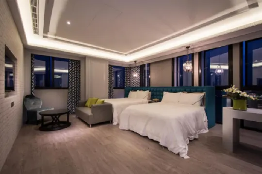 Uher Luxury Resort Hotel