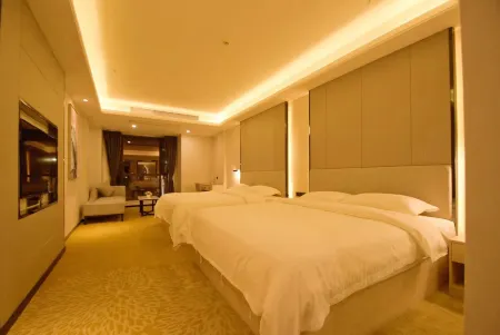 Zhongzhisheng Hotel (Zhaoqing East Railway Station Dinghushan Scenic Area)