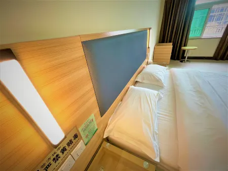 Yijia Premium Hotel (Qinzhou Port) Отели рядом с достопримечательностью «Seventy-two Waterways»