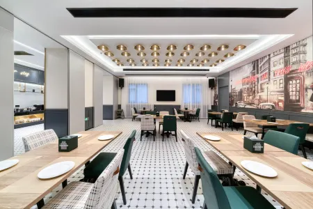 City Comfort Premier Hotel (Xuzhou Pengcheng Square Fuguo Street) Отели рядом с достопримечательностью «Pengcheng Square»