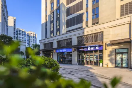 Zalle Boutique Hotel Apartment Отели рядом с достопримечательностью «Новый фестиваль цвести цвести»