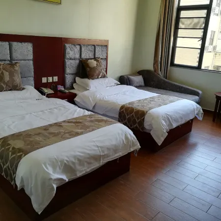 Shiping Xinyi Hotel