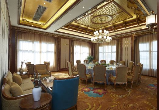 3. 진후 밍파 호텔..