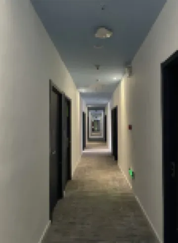 Huayi Hotel (Yantai Yuhuangding South Street)