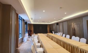 Magnotel Hotel (Zaozhuang West Station Tianshan Road)